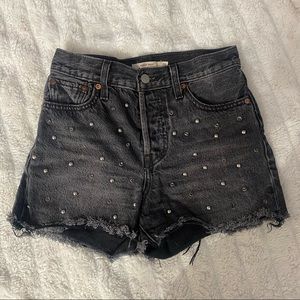BLACK LEVIS SHORT